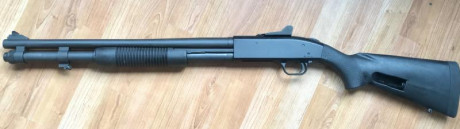 Vendo escopeta Mossberg 590A1 Mil-Spec cal. 12/76,  en muy buen estado de conservación y perfecto funcionamiento. 01