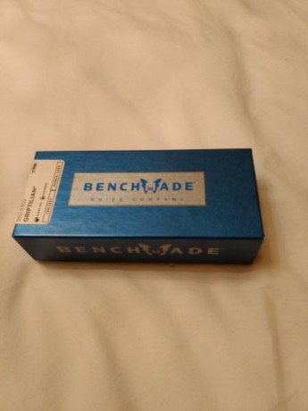 Que tal, vendo esa benchmade Griptilian S30V nueva a estrenar , lo dicho no ha salido de la caja ,solo 01