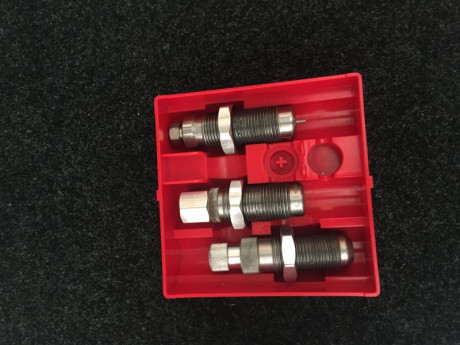 Vendo prensa Lee con dais del 9mm dosificador de polvora y un expulsor de vainas 180€
Mas info por privado 12