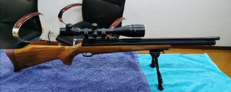 !! VENDIDO, CERRADO!!!! Fabuloso rifle PCP del cal. 5,5, Sueco acabado de madera de lujo con 2 cargadores 00