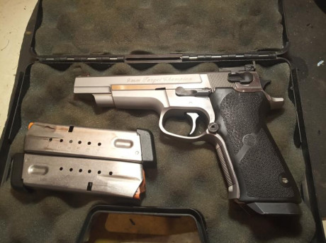 Vendo pistola Smith  Wesson  modelo Target Champion, 9  mm PB, en perfecto estado como nueva sin ninguna 02