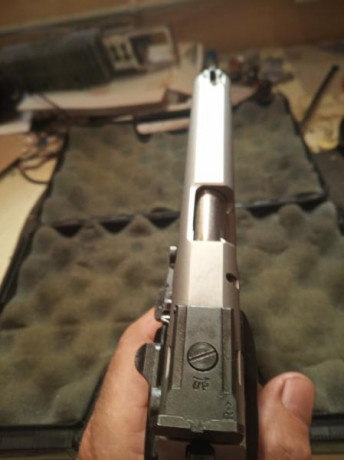 Vendo pistola Smith  Wesson  modelo Target Champion, 9  mm PB, en perfecto estado como nueva sin ninguna 00