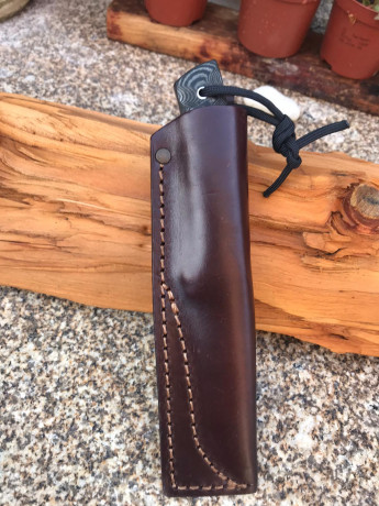 Se vende muela kodiak mango micarta y funda artesana para cualquier duda dejo mi teléfono su precio 50 00