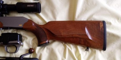 (VENDIDO) Vendo Balser R8, 300 Weatherby Magnum de madera con cargador extraible, con monturas Blaser 11