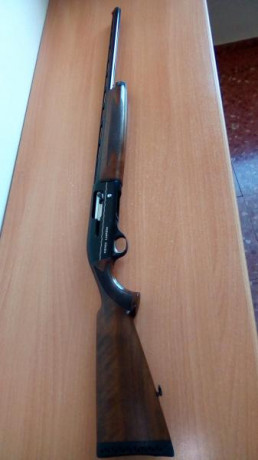 Escopeta semiautomática NORICA LAURONA GARDONE calibre 12.
Fabricada en Eibar (España).
Cañón de 71 cm 00