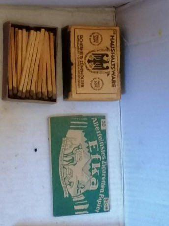 vendo  los siguientes articulos:
cerillas alemanas 2gm 15€,papel de fumar aleman 2gm 10€,
aceitera alemana 00