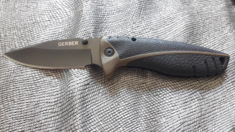 Vendo navaja gerber myth pocket  nueva de mi colección , hoja de 8cm . Muy ligera . Esta en Valencia. 02