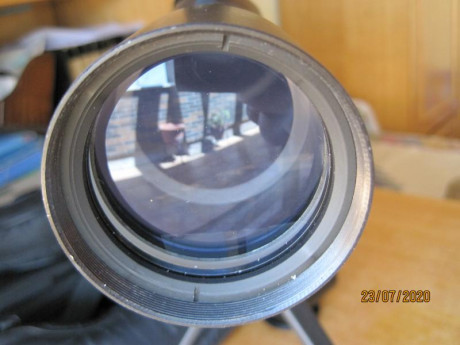 RESERVADO telescopio TASCO 12-36x50 (con trípode) en buen estado tanto estética como funcional.

PRECIO: 02