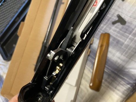 Vendo Benelli Premium nueva del 12. La compré para ponerle un red dot y nunca la estrené. Regalo el carril 10