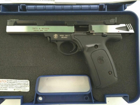 Smith & Wesson 22A-1, ideal para iniciacion en el tiro deportivo.
Cañon de 5,5” calibre 22lr, muy 11