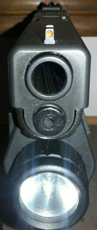 Se vende Glock 21 Gen 4 en perfecto estado estetico con cañon original mas un segundo cañon roscado Glock 10