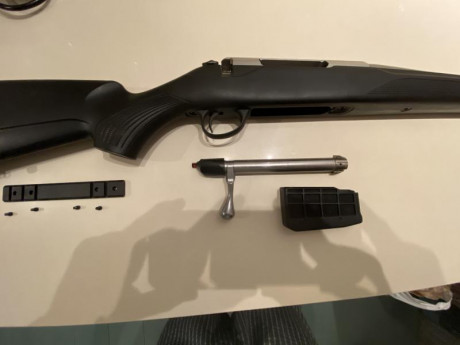 Oportunidad. 
Vendo este  rifle por exceso de armas.  Muy pocos tiros (escelenye estado).  Rifle ligerísimo. 00