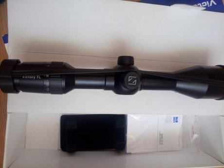 Retirado de la venta. Mel o quedo.
Visor Zeiss Victory FL 4-16x50 de estreno, nunca usado.
Con Retícula 00