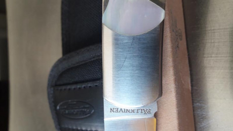 Vendo esta estupenda fallkniven tk3 con cachas nacar , preciosa  con funda original , tiene una ligera 01