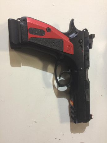 Un amigo de confianza que no utiliza el Foro vende su sp01 en buen estado estético y perfecto funcionamiento...para 01