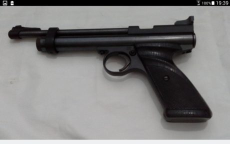 hola .  vendida . vendo pistola crosman 2240   por  85 €  y culatin  para transformarla en carabina  por 11