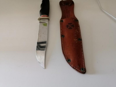 Vendo cuchillo IHER de la OJE, en buen estado.
Envio a toda la península. 
50€ 02