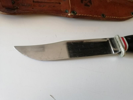 Vendo cuchillo IHER de la OJE, en buen estado.
Envio a toda la península. 
50€ 01