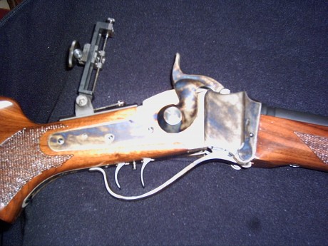 Hola amigos
Quería preguntar por este arma, y auque no es de abancarga seguro que conoseis la marca.
Es 01