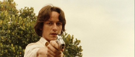 Compañeros,

En vista de las ganas de algunos (Elcafe, Wilcow, Vrakk, etc) por adivinar armas de películas 130
