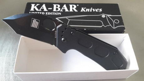 Vendo navaja kA-BAR  FIN FOLDER TANTO STR con su caja , no se a usado nunca , es una serie limitada. Tiene 01