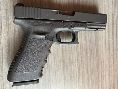 Vendo Glock 21 SF calibre 45 ACP, estado impecable, practicamente sin uso, tiene 6 meses y ha disparado 11