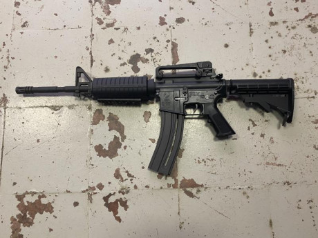 Vendo una réplica en Cal. 22 de la carabina M/4 de Colt, es la que fabricaba WALTHER.
Probablemente una 00
