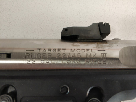 Vendo pistola Ruger MKIII Hunter, cañon de 4", acanalado, acero inoxidable, con taladros para montar 11
