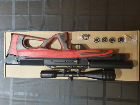 Vendo esta maravilla de Edgun, con espectacular culata laminada en rojo. La carabina se entrega en su 00