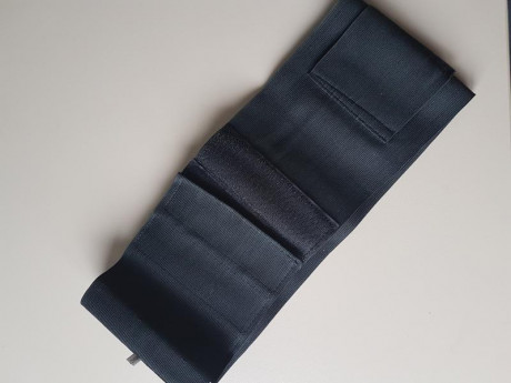 Buenas,
Pongo en venta una serie de fundas universales.
 - Funda tipo faja: 10€
 - Fundas tipo linterna 00