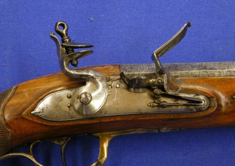 Voy a colocar unas fotos de un arma larga alemana de llave de mecha del siglo XVI. 150
