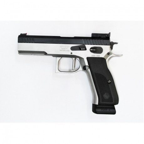 Hola compañeros
hace poco adquiri a un colega del foro una pistola de la marca suiza Sphinx AT2000 teniendo 152
