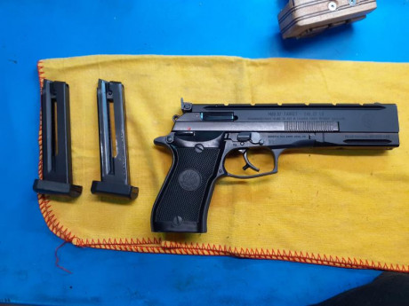 se vende bereta 87 target 6'' del 22 lr
gatillo preparado a 1kg por armeria candela
con dos cachas
una 00