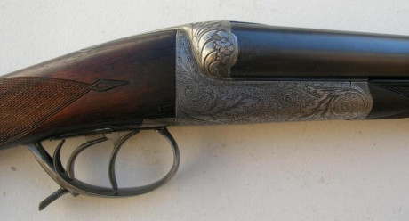 Vendo antigua escopeta , presumiblemente de los años 30. Calibre 12, dos cañones paralelos, en perfecto 00