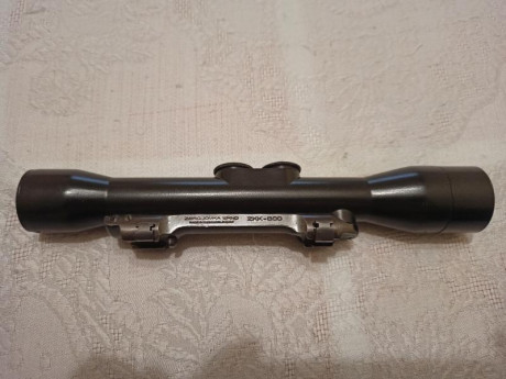 Buenas tardes, arreglando un armario, ha aparecido este visor ZF 6/S carl Zeiss jena DDR. Es muy antiguo. 02