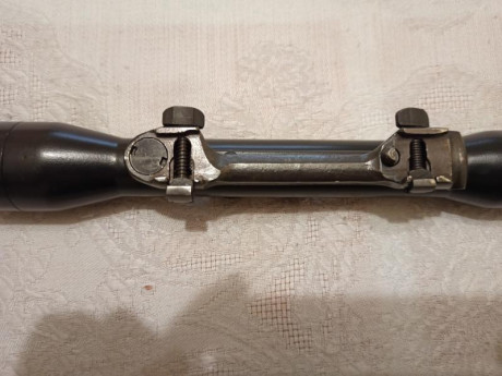 Buenas tardes, arreglando un armario, ha aparecido este visor ZF 6/S carl Zeiss jena DDR. Es muy antiguo. 32