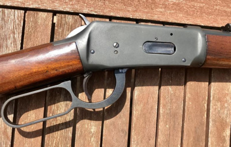 Vendo rifle palanca Winchester modelo 94 cal.30-30. En muy buen estado de conservación y perfecto funcionamiento.
Precio 02