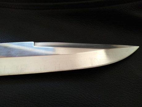 Muy buenas
Vendo este buen cuchillo enterizo  Muela , descatalogado, modelo Castor. Sin funda.
Ha tenido 01