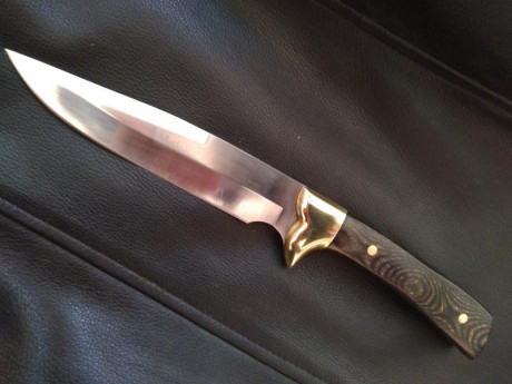 Muy buenas
Vendo este buen cuchillo enterizo  Muela , descatalogado, modelo Castor. Sin funda.
Ha tenido 00
