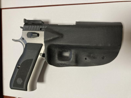 Hola compañeros
hace poco adquiri a un colega del foro una pistola de la marca suiza Sphinx AT2000 teniendo 70
