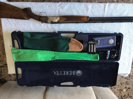 Buenos días, vendo mi beretta Sporting silver pigeon 2, por no usar, tendrá tirados unos dos cajones de 12