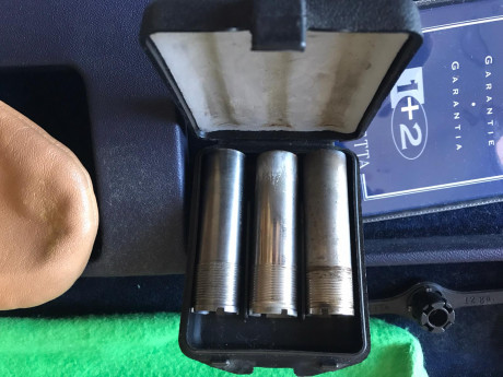 Buenos días, vendo mi beretta Sporting silver pigeon 2, por no usar, tendrá tirados unos dos cajones de 11