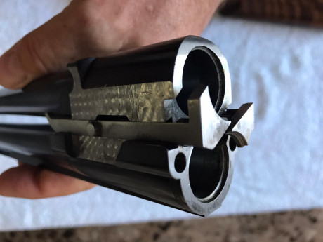 Buenos días, vendo mi beretta Sporting silver pigeon 2, por no usar, tendrá tirados unos dos cajones de 20
