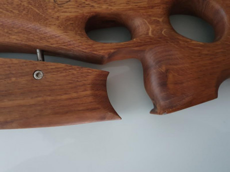 Hola, es una culata nueva para diestros, la vendo por 250€ 10