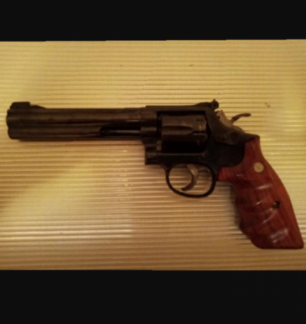 Acabo de aprobar el examen para la obtención del permiso de tipo F.
Por este motivo, busco revolver del 11