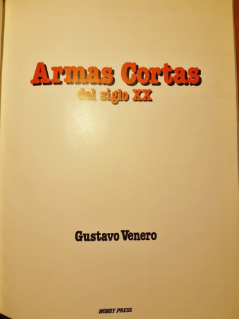 No sabía a qué hilo subir este tema. A lo largo de los años he ido coleccionando, además de cientos de 121