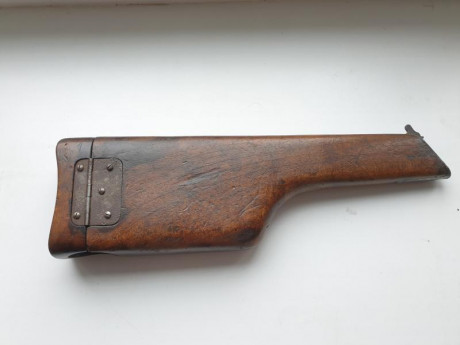 Artículos raros en buen estado.
Gastos de envío internacional 25 euros
Dos fundas para un Mauser 850 euros
Stock 01