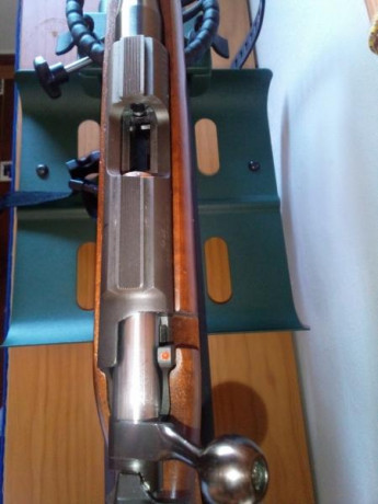 Vendo carabina CZ 452 Luxe en calibre .22 LR
 En perfecto estado de uso, tanto cañón, madera y acción. 00