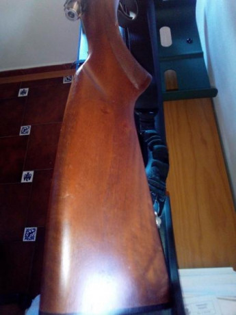 Vendo carabina CZ 452 Luxe en calibre .22 LR
 En perfecto estado de uso, tanto cañón, madera y acción. 10