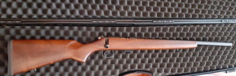 Vendo carabina CZ 455 varmit calibre 22 lr  cañón bull barrell  con cargador para 5 cartuchos, nueva no 00
